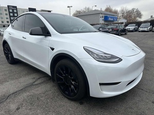 Tesla Model Y Long Range AWD 2023 Impecable, Doble Motor, 330 Millas de Autonomía, Mayormente Trasera, con Cámara - Product Image 1