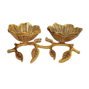 Ensemble de bols de service en métal avec un élégant motif floral Vaisselle décorative et fonctionnelle - Product Image 1