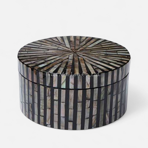 Boîte élégante en nacre faite à la main, incrustation de coquillages, rangement de bijoux pour une décoration sophistiquée - Product Image 1