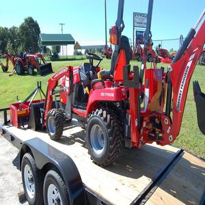 Tractor Massey-Ferguson GC1723EB diseñado con transmisión hidrostática Asiento cómodo Controles fáciles para un rendimiento suave - Product Image 5