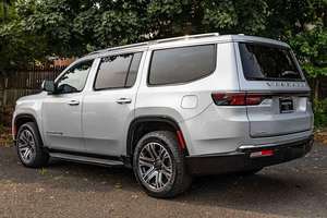 Voiture d'occasion haut de gamme 2022, transmission automatique, moteur >8L, puissance 400 ch, sièges en cuir, toit ouvrant panoramique, 360 - Product Image 6