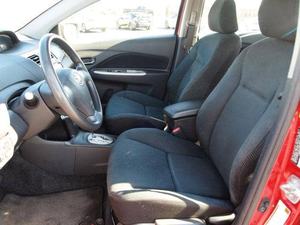 Yaris Base 2010 Usado, Volante a la Izquierda, Turbo, Tracción en las Cuatro Ruedas, Asientos de Cuero, Interior Claro - Product Image 4