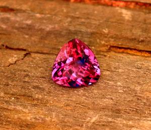 Pierre précieuse alexandrite de terre impeccable certifiée pierre alexandrite facettée coupée trillion en vrac pierre alexandrite de meilleure qualité - Product Image 2
