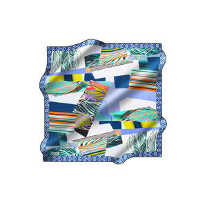Pañuelo de Seda Azul con Patrón Cuadrado - Product Image 1