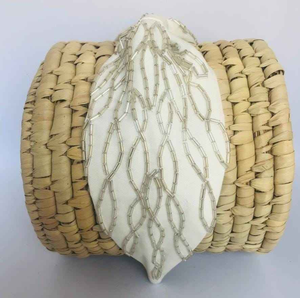 Bandeau blanc scintillant entièrement perlé à la main, facile à porter, avec un ajustement doux et rembourré, design brodé à la main - Product Image 1