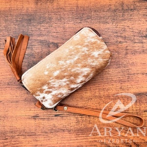 กระเป๋าหนังวัวมีพู่ห้อยแบบตะวันตกกระเป๋าสตางค์แบบโบโฮมีสายคล้องข้อมือมีซิปสำหรับผู้หญิงทำด้วยมือจากผู้ผลิต - Product Image 1