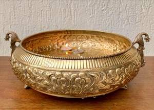 Urli de diseñador martillado de latón macizo para bodas en casa y cualquier ocasión Urli decorativo a los precios más bajos trofeo - Product Image 2