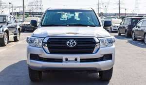 Berline 2020 AWD, Moteur Essence 8L, Sièges en Cuir, Régulateur de Vitesse Adaptatif, Pneus R18, Intérieur Clair, Toit Panoramique Gauche, Vue 360° Arrière - Product Image 4