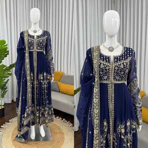 Robe longue Anarkali de style indien traditionnel en georgette avec dentelle, avec dupatta de créateur et manches longues pour femmes - Product Image 3