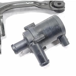 BOMBA DE AGUA AUXILIAR VOLVO V40 Serie 31320347 D 4204 T16, D 4204 T9 Diésel 2000 (16>) - Product Image 3
