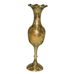 Florero de latón de alta calidad con grabado dorado acabado para decoración del hogar Decoración de mesa florero - Product Image 5