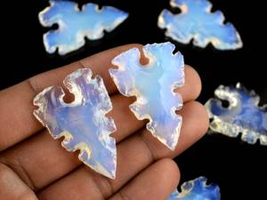 Punta de flecha de ópalo blanco Punta de flecha de cristal tallada Piedra preciosa natural Cristal curativo Color blanco Pájaro Flecha de pedernal Lote hecho a mano - Product Image 4