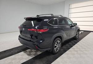 จัดส่งทันที รถยนต์มือสอง TOYOTA HIGHLANDER XLE ปี 2023 - Product Image 2