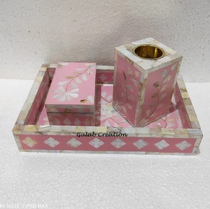 Bandeja Decorativa Artesanal de Resina con Incrustaciones de Nácar Azul y Blanco, Ecológica, con Incienso de Sándalo y Anís Estrellado Indio - Product Image 3