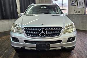 Mercedes-Benz ML350 V6 2006 d'occasion, transmission intégrale, non modifiée - Product Image 2