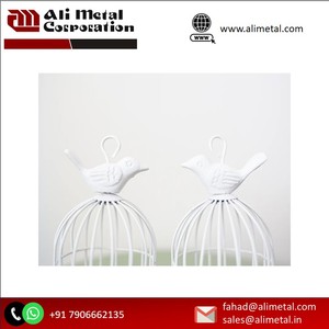 Lanternes intérieures/extérieures en métal blanc au design personnalisé pour le jardin, la maison et la décoration de mariage Cadeau de Noël parfait avec des caractéristiques d'oiseaux - Product Image 3