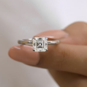 2 Carat Asscher Cut Moissanite Diamond Bague de fiançailles à queue de pavé Solitaire Bague de proposition pour femmes Bagues en pierres précieuses - Product Image 1