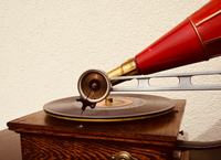 Gramophone artisanal en métal, finition polie avec impression UV, style romantique, décoration d'intérieur, machine à parler, article cadeau, artisanat Calvin