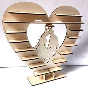 Exhibidor de Madera Moderno en Forma de Corazón para Regalos, Postres, Chocolate y Alimentos - Product Image 6