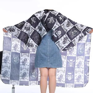 Capas totalmente sublimadas de alta calidad para bata de peluquería Color negro al por mayor diseño personalizado capas de peluquero - Product Image 6