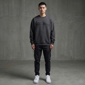 เสื้อสเวตเชิ้ตคอกลมปักโลโก้ 3 มิติ แบบหนาพิเศษ สไตล์สตรีทแวร์สีดำด้านสุดหรู คุณภาพสูง ผ้าฝ้าย 100% สำหรับฤดูหนาว - Product Image 1