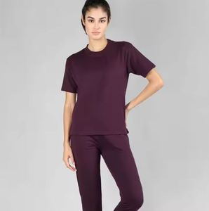 Ensemble deux pièces personnalisé pour femmes fabricant OEM crop top et pantalon vêtements de détente vente en gros - Product Image 2
