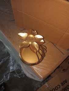 Juego de regalo de Diwali, regalo de negocios hecho a mano, luz Diya de Metal dorado antiguo con cuenco Floral, estilo comercial personalizado de dos lados de pavo real - Product Image 2