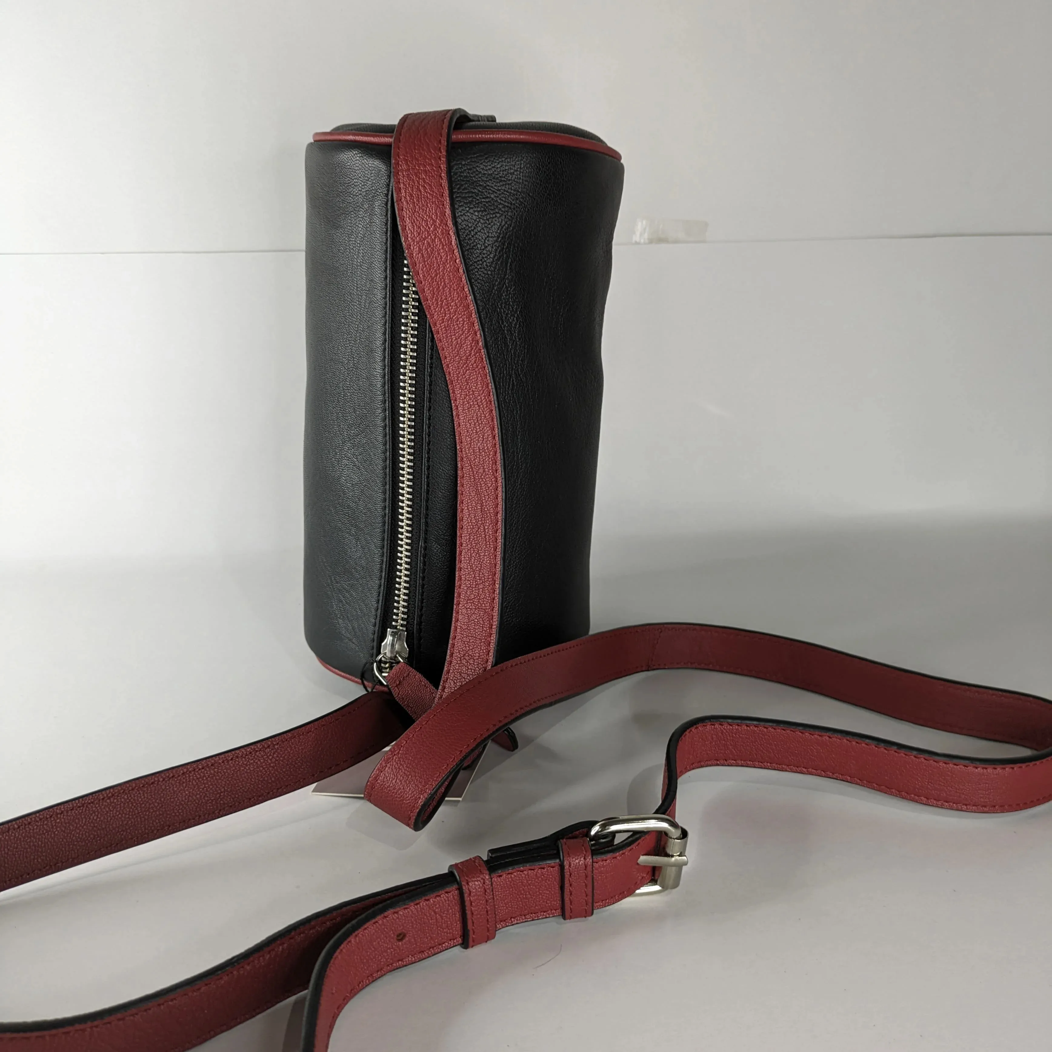 Luxury Cylinder bag Customized Designed Logo Printed Reusable Promotional leather High Quality Travel Bag