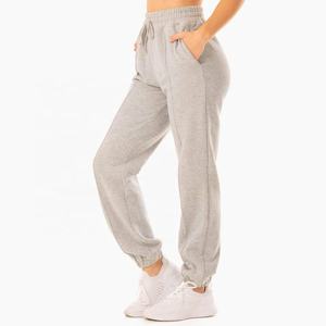 Logo personnalisé jogger en polaire avec sweat à capuche chaud et pantalon de survêtement ensemble XL vêtements de sport pour femmes couleurs personnalisées pour une utilisation en salle de sport - Product Image 5