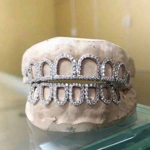 Hip Hop personalizado 925 dientes de plata Grillz Iced Out Moissanite diamante Grillz dientes joyería de plata mejor precio - Product Image 4
