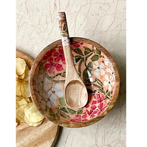 Saladier en bois de grande capacité fait à la main avec finition rustique pour la maison et le restaurant - Product Image 2