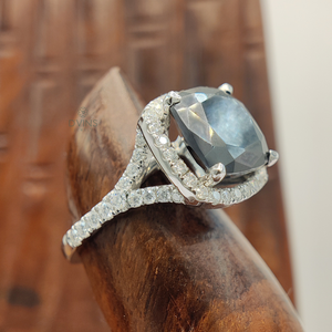 Anillo de compromiso de moissanita de oro sólido de 10K de diseño personalizado de lujo con diamantes completos para fiestas y regalos - Product Image 5