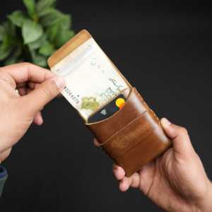 ไม่ใช่. กระเป๋าสตางค์หนังใส่บัตรเครดิตออลอินวัน รุ่น 101 สลิม สีน้ำตาล รับประกัน 5 ปี - Product Image 3