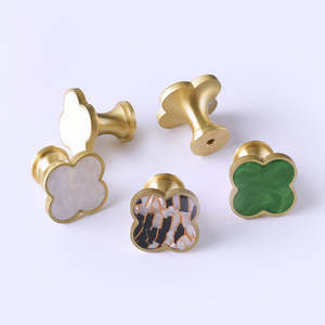 <b>Flower</b> Shape Eco-Friendly Hand-painted Resin Furniture Handles <b>Single</b> Hole Cabinet Drawer Kitchen Knob - Product Image 2