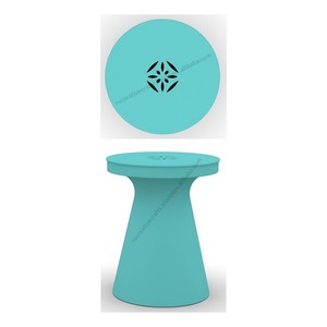 Elegante Mesa minimalista de diseño para exteriores, mesa de madera y hierro de tamaño compacto para complementar su configuración moderna para exteriores - Product Image 3