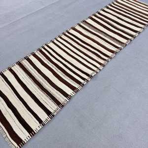 2.5x9.1 ft Vintage Kilim Rug, Turkish Rug, <b>Brown</b> Plants & trees <b>Wool</b> Rug - Product Image 2