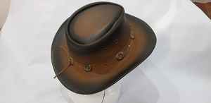 Chapeau de cowboy avec bande cloutée, nouveau design 2026, fait main, vintage, en cuir véritable marron, chapeaux hauts, gravure de logo personnalisée - Product Image 4