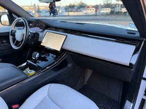 แลนด์โรเวอร์ เรนจ์โรเวอร์ สปอร์ต P400 SE ไดนามิก สปอร์ต ยูทิลิตี้ 4 ประตู สภาพใหม่เอี่ยม - Product Image 2