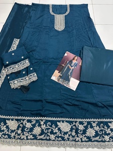 Costume Chi-non Dupatta lourd à fleurs pures pour femmes avec broderie fantaisie pour les fêtes - Product Image 2