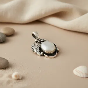 Pendentif Aile en Argent 925 avec Perle d'Eau Douce Blanche Forme Riz Sertie Style Vintage pour Femme Usage Quotidien - Product Image 2