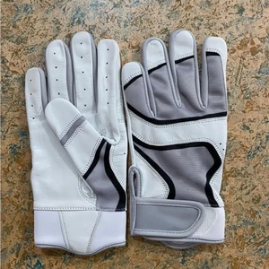 Gants de baseball en cuir véritable avec logo et design personnalisés, gants de frappe noirs et bleus pour joueurs - Product Image 3