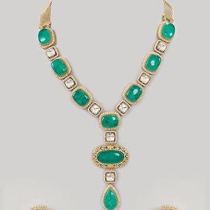 ชุดสร้อยคอจี้รูปมงกุฎสีเขียวมรกตเครื่องประดับ sabyasachi แรงบันดาลใจจากชุดแต่งงานของเจ้าสาวในอินเดีย - Product Image 1