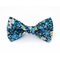 Vente en gros personnalisée Fleurs bleues Chien Noeud papillon Accessoire floral pour animaux de compagnie pour colliers Laisses Harnais