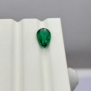 พลอยมรกตทรงลูกแพร์ขนาด 4.2 กะรัต ขายส่งพลอยมรกตธรรมชาติเจียระไนสำหรับทำเครื่องประดับ ผู้ผลิตและผู้จัดจำหน่าย - Product Image 3