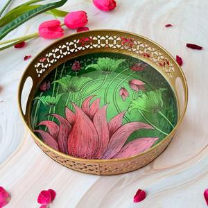 Plateau en métal élégant avec design Pichwai pour Pooja Decor Gifting Purpose Indian Festival Celebration and Display - Product Image 3