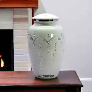 Maaz Collections Urne funéraire humaine pour adultes Urne commémorative en métal blanc gravé motif floral argenté Style américain pour adultes - Product Image 4