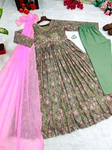 Présentation par New Summer vêtements de soirée spéciaux Aliya coupe robes Dupatta pantalon - Product Image 3