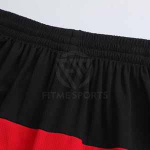 Ensemble d'uniformes de basket-ball personnalisés avec maillot et short pour les sports d'équipe maillot et short de basket-ball respirants - Product Image 5