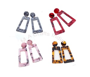 Pendientes de resina pulida hechos a mano de alta calidad, hermoso diseño para damas para fiestas, bodas y regalos, de inspiración africana - Product Image 2