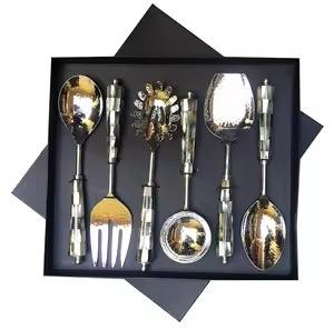 Ensemble de couverts à salade décoratifs en métal avec manche en marbre Ensemble de cuillères et fourchettes de qualité artisanale Idée cadeau - Product Image 6